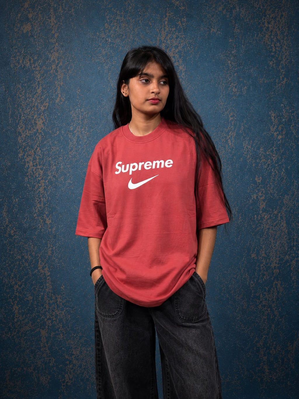 RED SUPREME GRAPHIC TEE